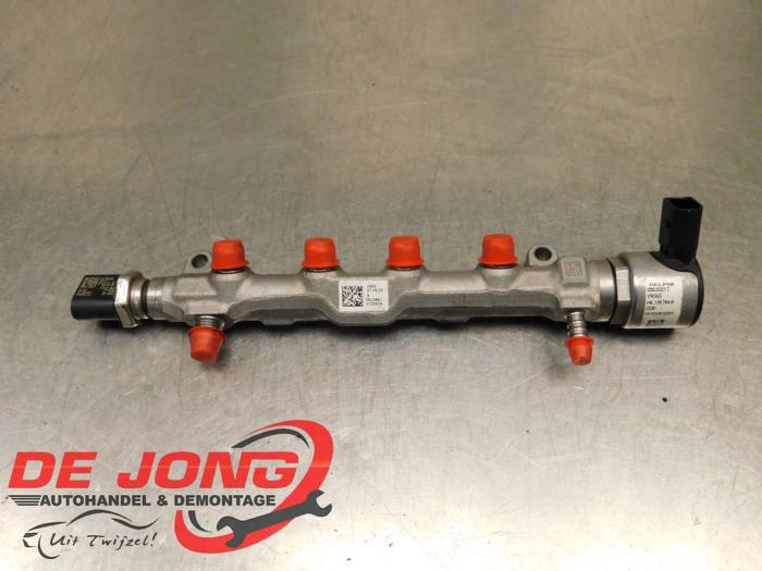 Gebruikte Injector brug Volkswagen Golf VIII (CD1) 2.0 TDI BlueMotion 16V Prijs € 149,95 Margeregeling aangeboden door Autodemontagebedrijf de Jong
