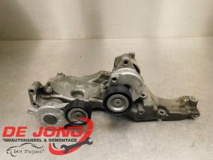 Gebruikte Dynamosteun boven Peugeot Expert (V1/VA/VB/VE/VF/VT/VY) 2.0 Blue HDi 120 16V Prijs € 44,99 Inclusief btw aangeboden door Autodemontagebedrijf de Jong