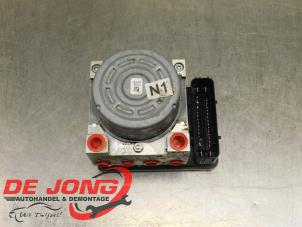 Gebruikte ABS Pomp Ford Fiesta 7 1.0 EcoBoost 12V Prijs € 240,00 Margeregeling aangeboden door Autodemontagebedrijf de Jong