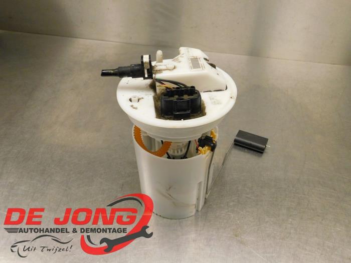 Gebruikte Tank element Pomp Ford Fiesta 7 1.0 EcoBoost 12V Prijs € 24,99 Margeregeling aangeboden door Autodemontagebedrijf de Jong