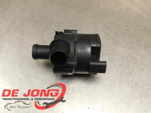 Gebruikte Waterpomp Volkswagen Polo V (6R) 1.4 TDI 12V 75 Prijs € 9,95 Margeregeling aangeboden door Autodemontagebedrijf de Jong