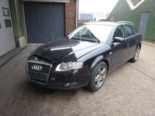 Gebruikte Versnellingsbak Audi A4 Avant (B7) 2.0 20V Prijs € 425,00 Margeregeling aangeboden door Autodemontagebedrijf de Jong