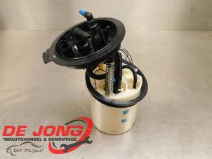 Gebruikte Tank element Pomp Volkswagen Golf Sportsvan (AUVS) 1.6 TDI BlueMotion 16V Prijs € 60,45 Margeregeling aangeboden door Autodemontagebedrijf de Jong
