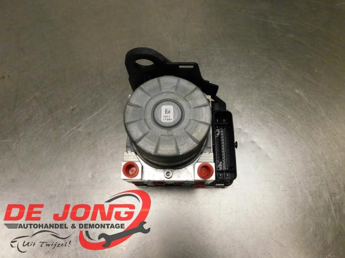 Gebruikte ABS Pomp Volkswagen Golf Sportsvan (AUVS) 1.5 TSI Evo BlueMotion 16V Prijs € 59,99 Margeregeling aangeboden door Autodemontagebedrijf de Jong