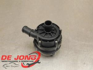 Gebruikte Waterpomp Volkswagen Multivan T7 Prijs € 24,99 Inclusief btw aangeboden door Autodemontagebedrijf de Jong