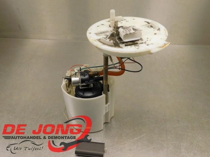 Gebruikte Tank element Pomp Opel Astra J Sports Tourer (PD8/PE8/PF8) 1.4 Turbo 16V Prijs € 44,99 Margeregeling aangeboden door Autodemontagebedrijf de Jong