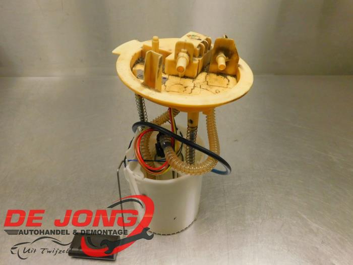 Gebruikte Tank element Pomp Mercedes CLA (117.3) 2.2 CLA-220 CDI, 220 d 16V Prijs € 24,99 Margeregeling aangeboden door Autodemontagebedrijf de Jong