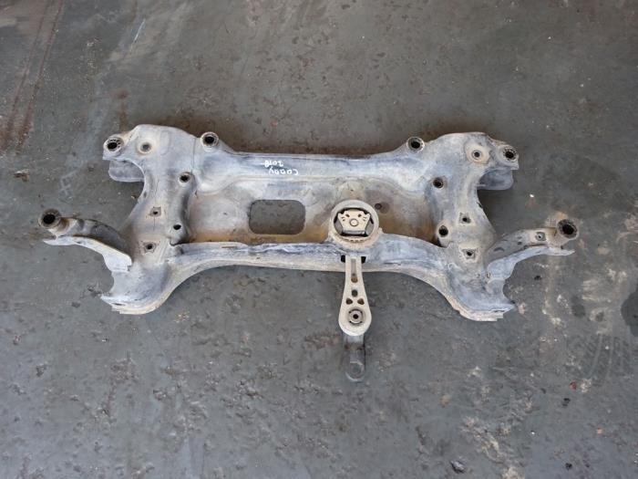 Gebruikte Subframe Volkswagen Caddy IV 2.0 TDI 102 Prijs € 73,99 Margeregeling aangeboden door Autodemontagebedrijf de Jong