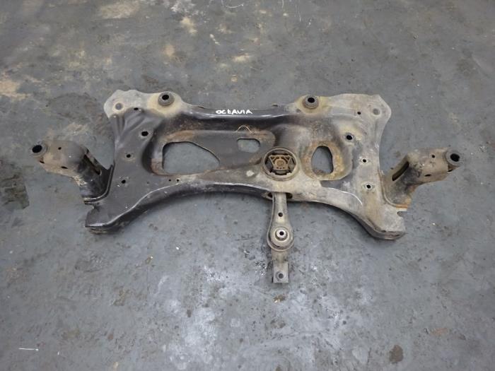 Gebruikte Subframe Skoda Octavia Combi (5EAC) 1.6 TDI 16V Prijs € 39,95 Margeregeling aangeboden door Autodemontagebedrijf de Jong