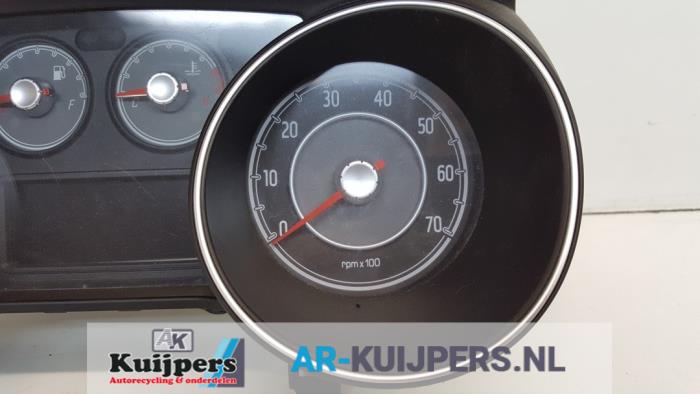 Kilometerteller KM van een Fiat Punto Evo (199) 1.3 JTD Multijet 85 16V 2011