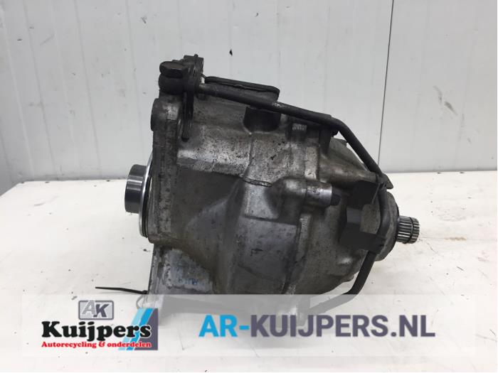 Differentieel voor van een Mitsubishi Outlander (CU) 2.4 16V 4x4 2004