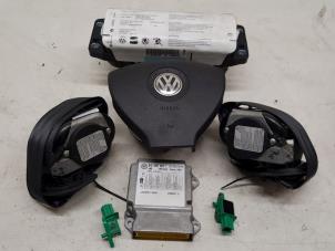 Gebruikte Airbag Set + Module Volkswagen Golf V (1K1) 1.9 TDI Prijs € 80,00 Margeregeling aangeboden door Autorecycling Kuijpers
