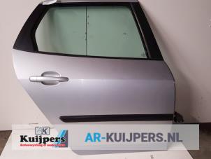 Gebruikte Portier 4Deurs rechts-achter Peugeot 407 (6D) 1.6 HDi 16V Prijs € 50,00 Margeregeling aangeboden door Autorecycling Kuijpers