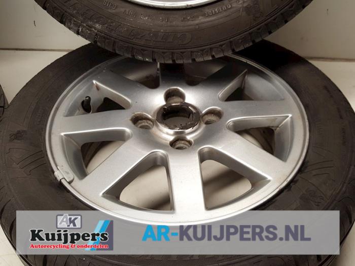 Velgen set + banden - Ford KA
