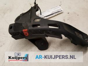 Gebruikte Bumpersteun links-achter Opel Astra H SW (L35) 1.9 CDTi 100 Prijs € 10,00 Margeregeling aangeboden door Autorecycling Kuijpers