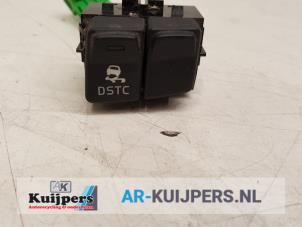 Gebruikte Schakelaar ESP Volvo V50 (MW) 2.0 D 16V Prijs € 15,00 Margeregeling aangeboden door Autorecycling Kuijpers