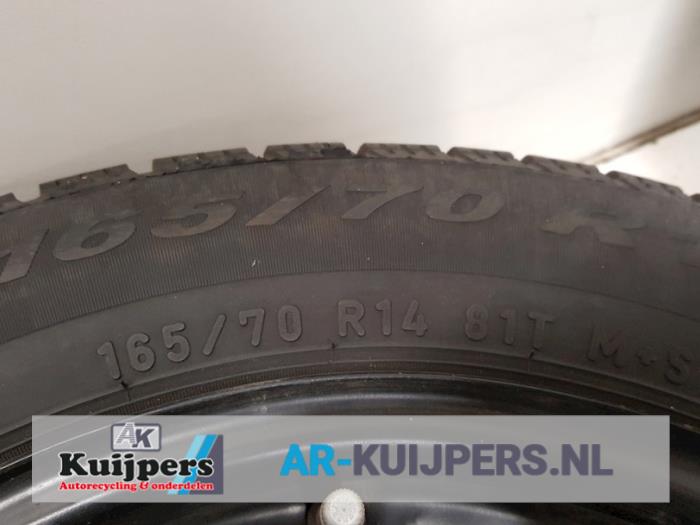 Velgen set + winterbanden - Volkswagen UP