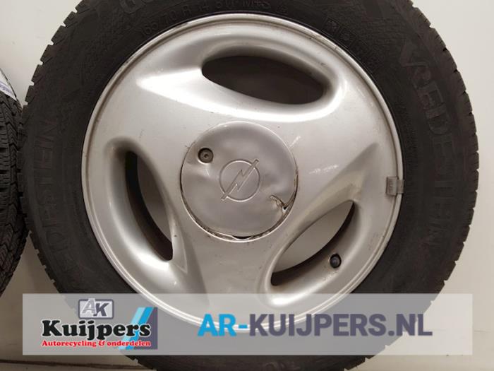 Velgen set + banden - Opel Corsa