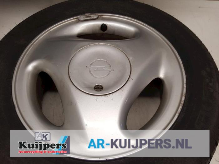Velgen set + banden - Opel Corsa
