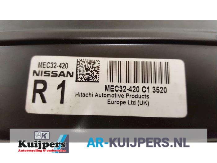 Kontaktslot + computer - Nissan Almera Tino