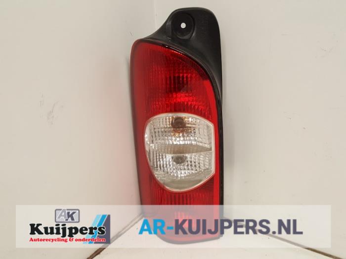 Achterlicht links - Nissan Interstar