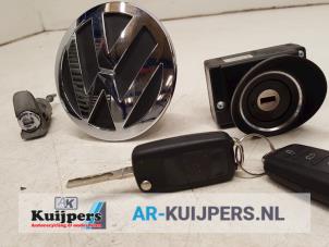Gebruikte Sleutel + Contactslot Volkswagen Phaeton (3D) 3.0 V6 TDI 24V 4Motion Prijs € 100,00 Margeregeling aangeboden door Autorecycling Kuijpers