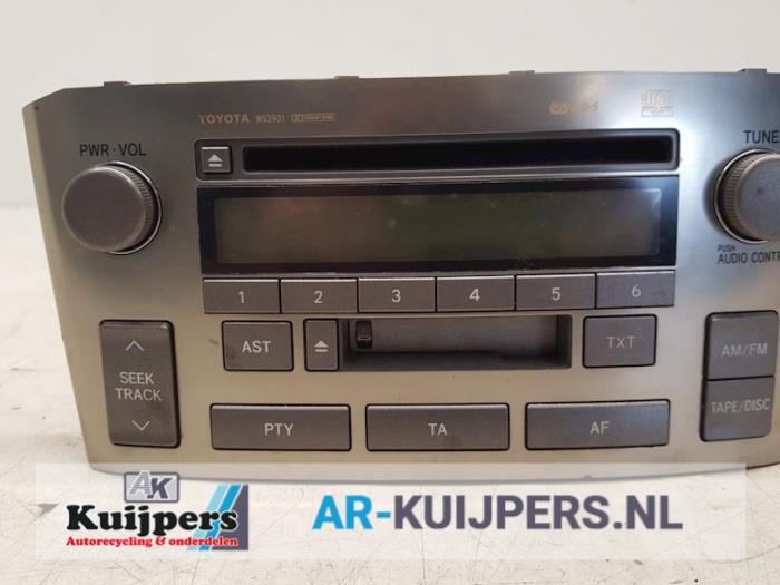 Radio CD Speler - Toyota Avensis