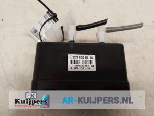 Gebruikte Vacuumpomp Elektrisch Deurvergrendeling Mercedes S (W221) 3.0 S-320 CDI 24V Prijs € 55,00 Margeregeling aangeboden door Autorecycling Kuijpers