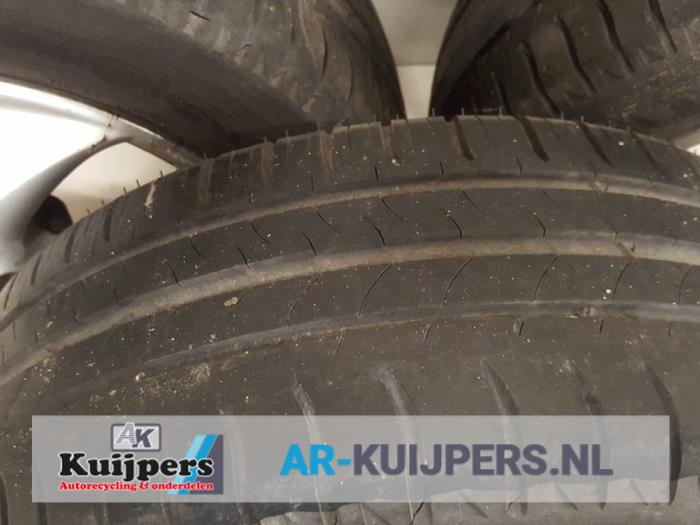 Velgen set + banden - Peugeot 206
