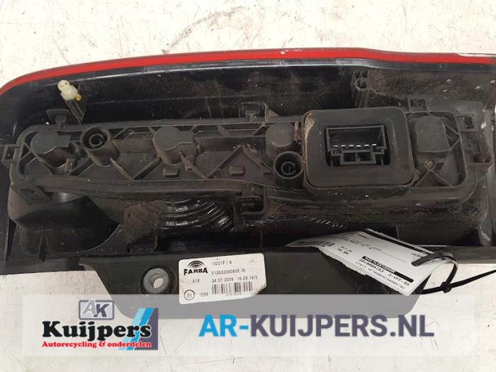 Achterlicht links - Citroen Nemo