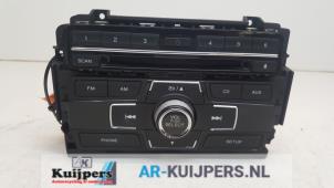 Gebruikte Radio CD Speler Honda Civic (FB) 1.8i VTEC 16V Prijs € 175,00 Margeregeling aangeboden door Autorecycling Kuijpers