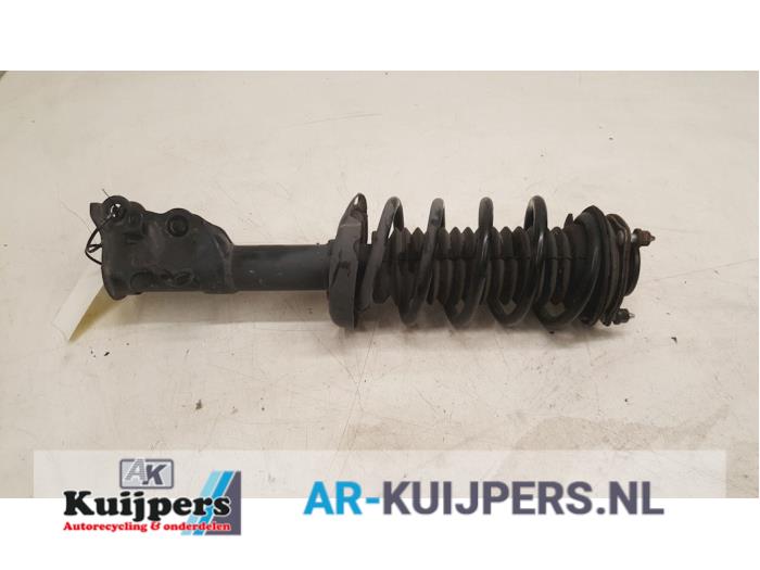 Schokdemperpoot rechts-voor van een Honda Civic (FB) 1.8i VTEC 16V 2014