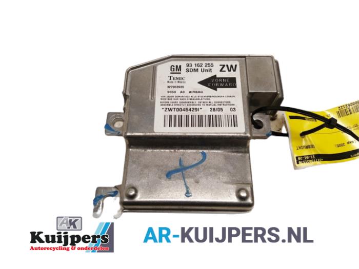 Airbag Module van een Opel Tigra Twin Top 1.3 CDTi 16V 2005