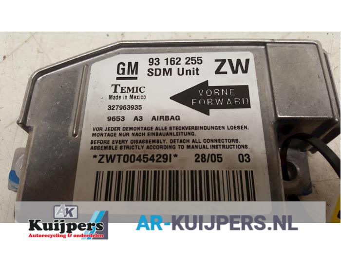 Airbag Module van een Opel Tigra Twin Top 1.3 CDTi 16V 2005