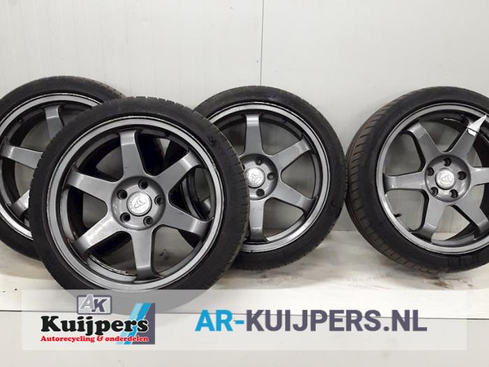 Velgen set + banden - Hyundai Coupe