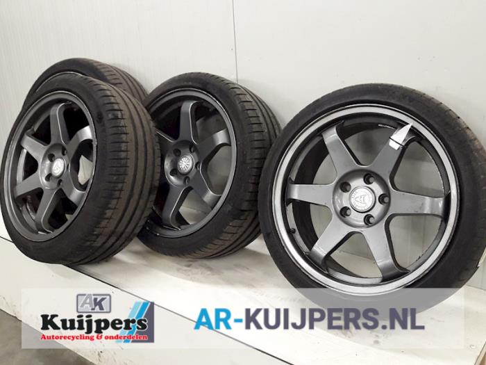 Velgen set + banden - Hyundai Coupe