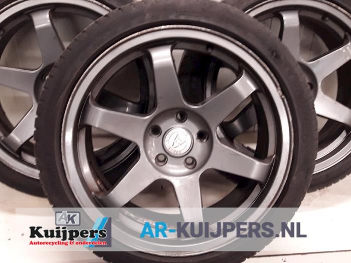 Velgen set + banden - Hyundai Coupe