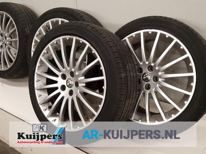 Velgen set + banden - Alfa Romeo GT
