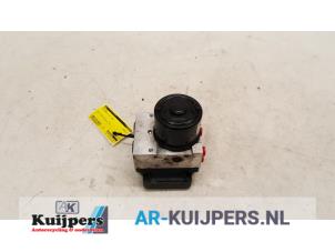 Gebruikte ABS Pomp Kia Magentis (GE) 2.0 CRDi 16V Prijs € 40,00 Margeregeling aangeboden door Autorecycling Kuijpers