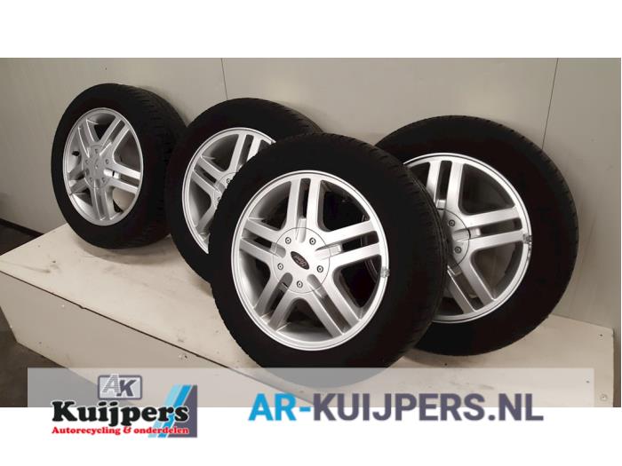 Velgen set + winterbanden - Ford Focus