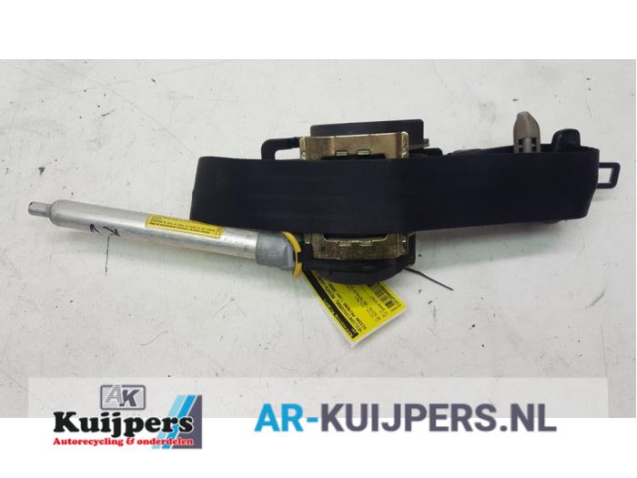 Veiligheidsgordel rechts-voor - Nissan Primera