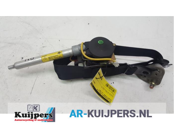 Veiligheidsgordel rechts-voor - Nissan Primera