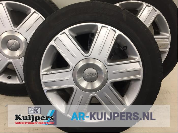 Velgen set + banden - Audi A2