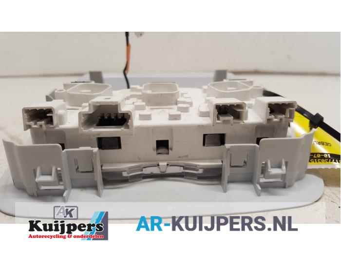 Binnenverlichting voor - Peugeot 208