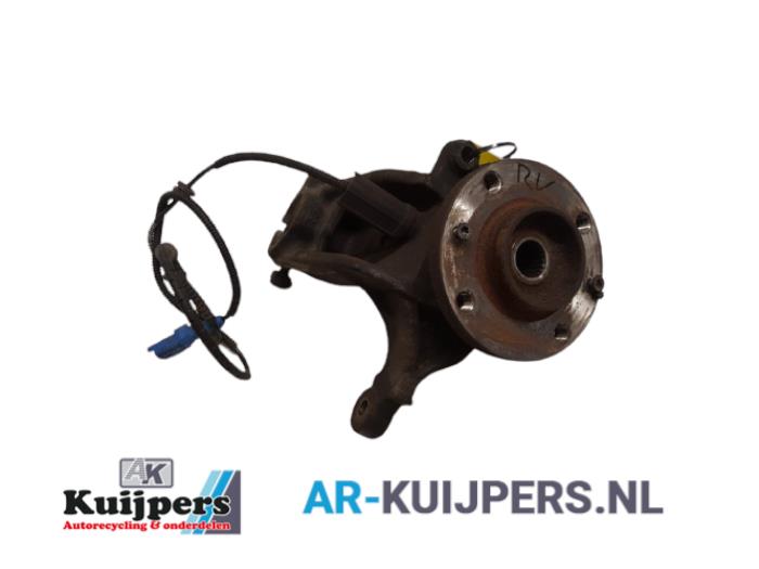 Fusee rechts-voor - Peugeot 208