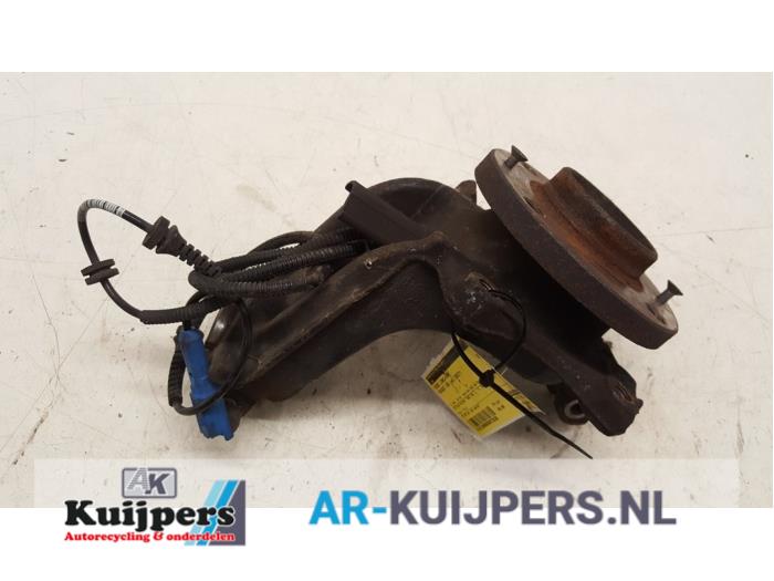 Fusee links-voor - Peugeot 208