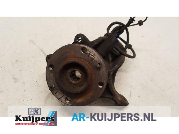 Fusee links-voor - Peugeot 208