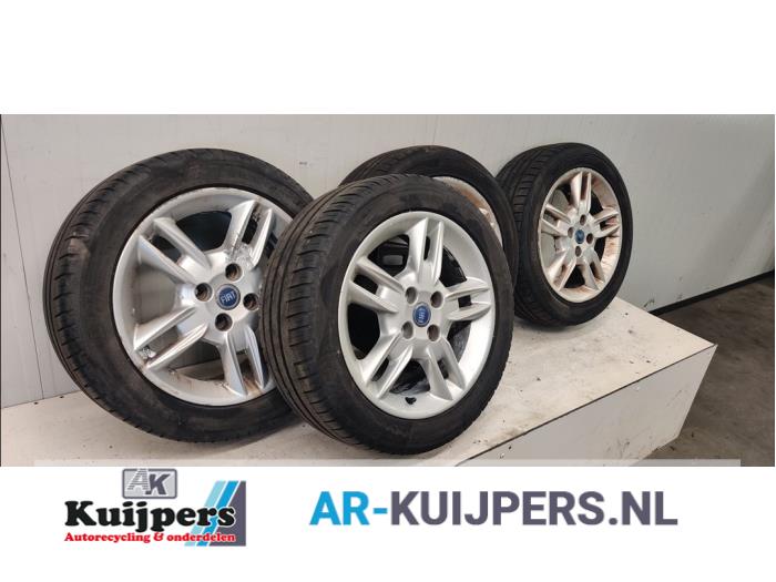 Velgen set + banden - Fiat Punto