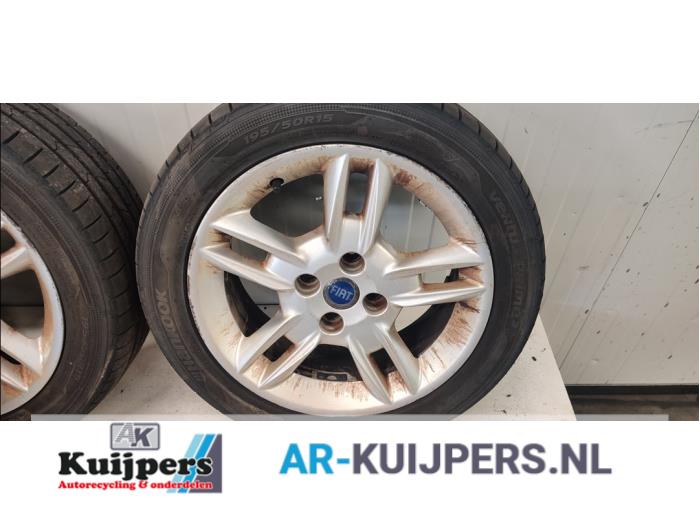 Velgen set + banden - Fiat Punto