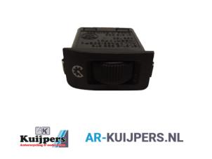 Gebruikte Schakelaar Koplamp Ihv BMW 7 serie (E38) 740i/iL 4.0 V8 32V Prijs € 10,00 Margeregeling aangeboden door Autorecycling Kuijpers